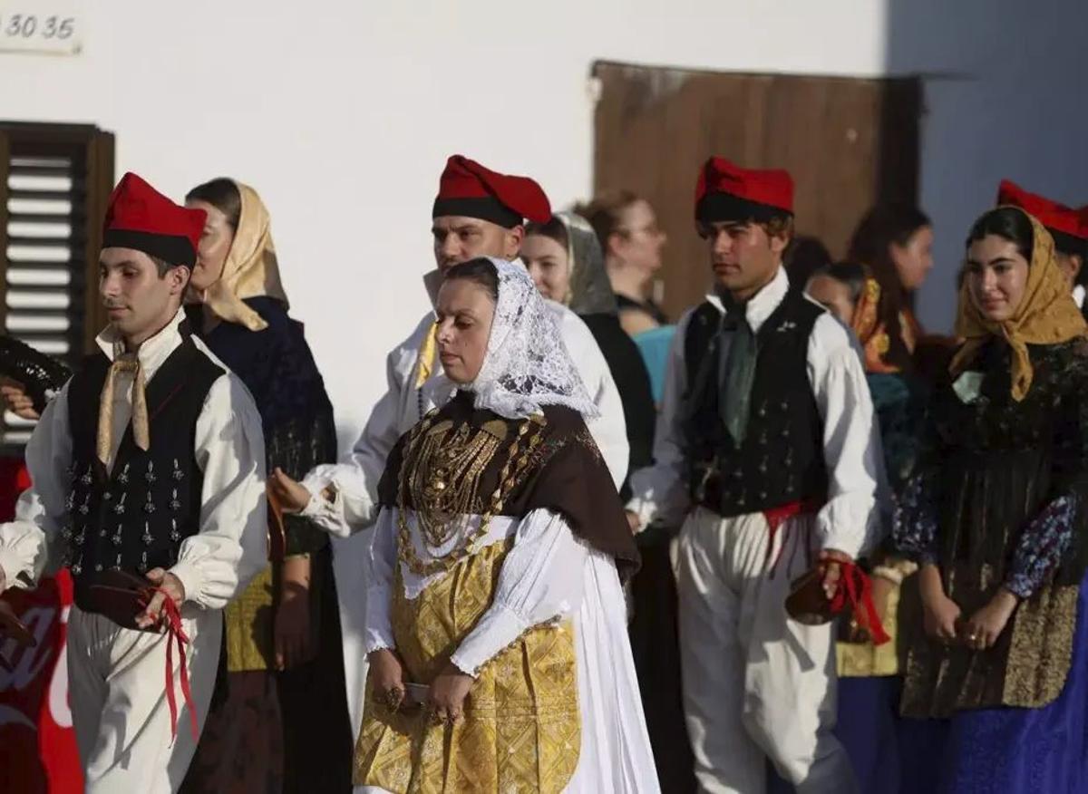 Integrantes del Grup Folklòric sa Colla des Vedrà.|Toni Escobar