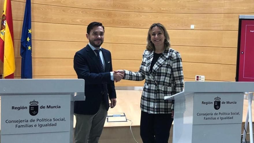 Más de mil menores tutelados de Murcia recibirán atención bucodental gratuita