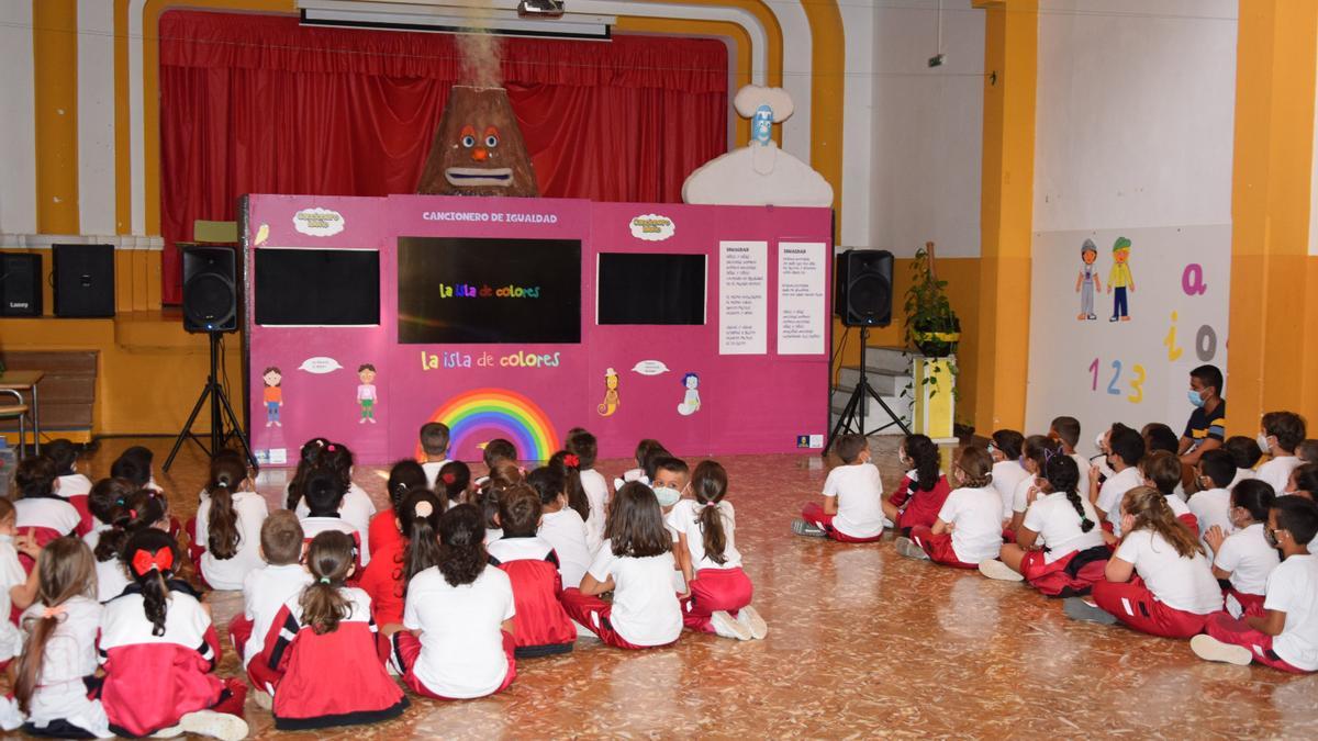 El CEIP Fernando Guanarteme disfrutó del espectáculo “Cancionero Isleño por la Igualdad”