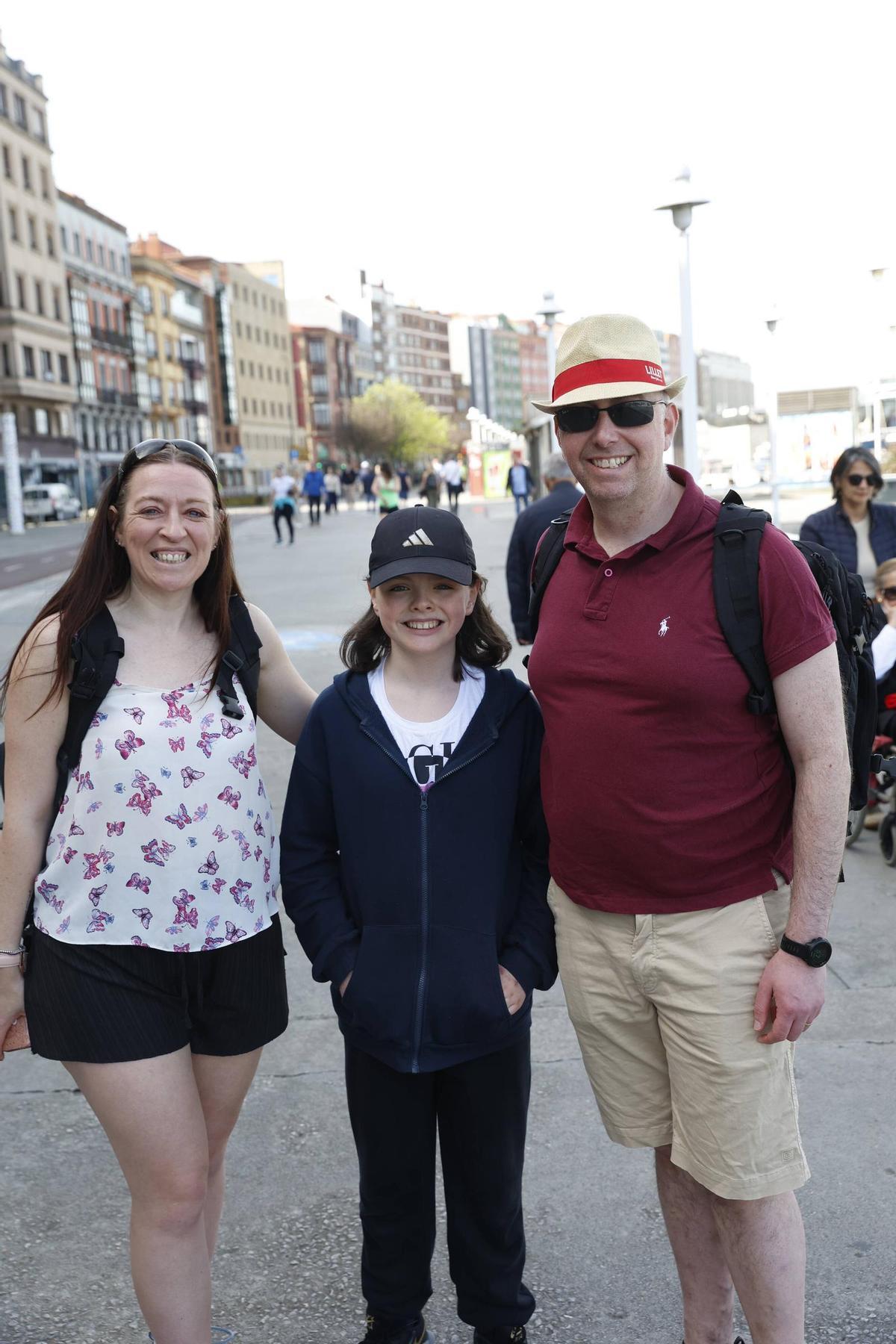 Gijón recibe a los primeros cruceristas de la temporada (en imágenes)