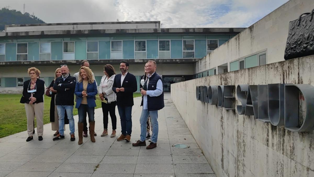 Mallada, junto a responsables municipales del PP en la comarca del Caudal