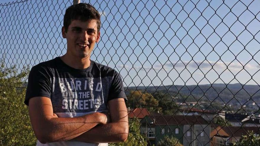 Brais Menéndez Fírvida, en Ourense, tras volver de su experiencia con los refugiados en Grecia. // Jesús Regal