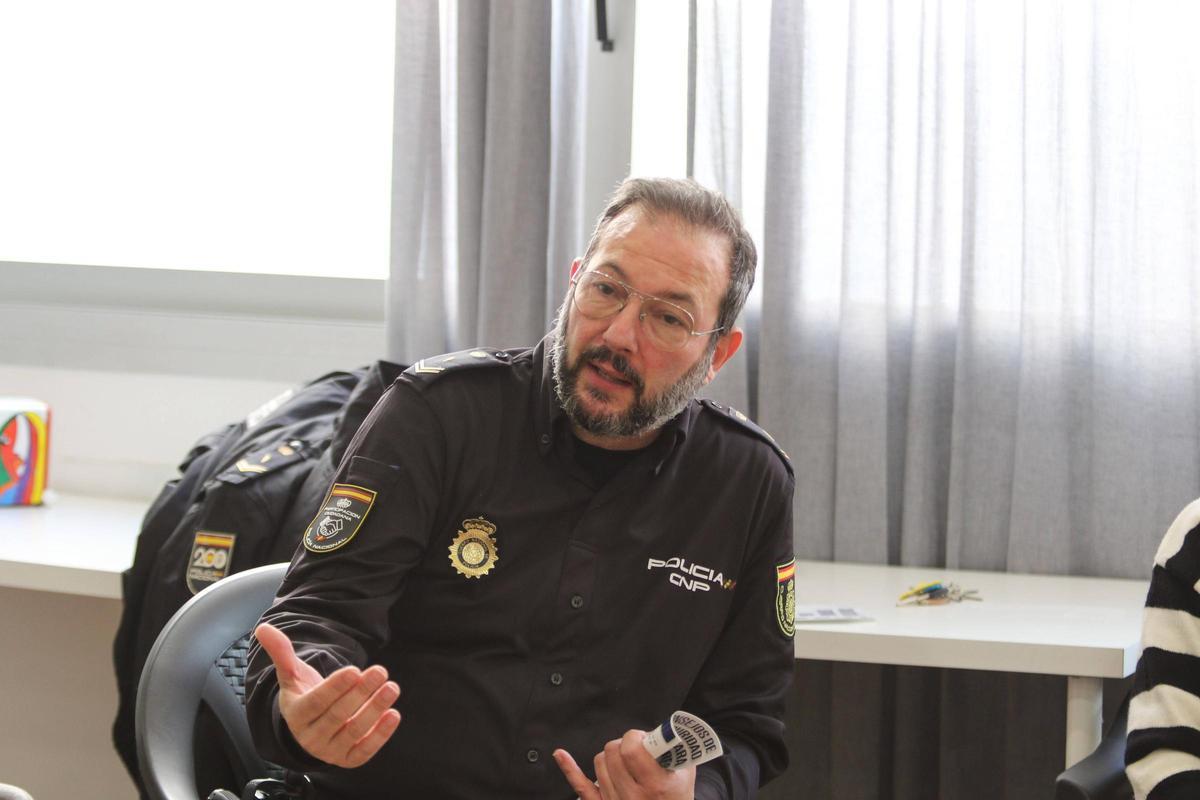 Carlos Muñoz, encargado de la explicación.