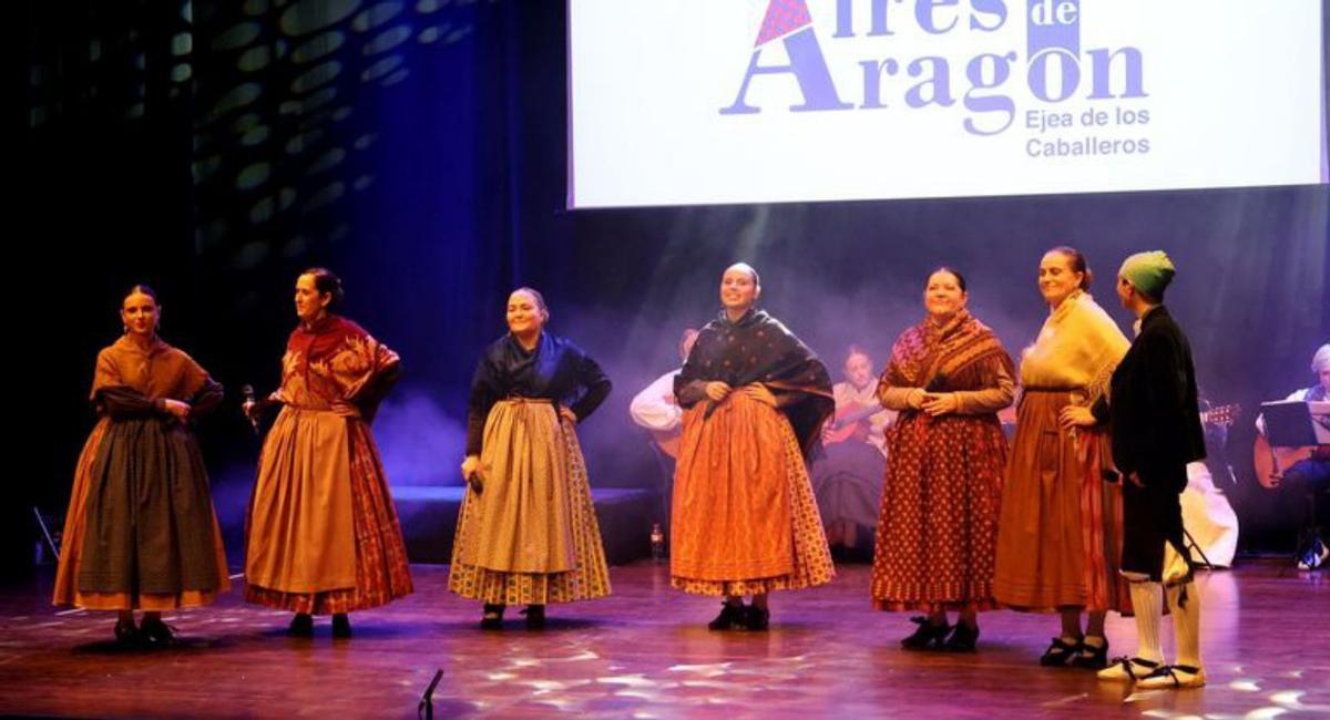 Folclore y tradición por una buena causa