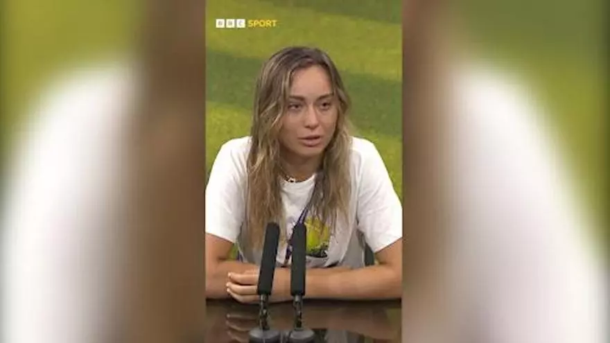 El momento más surrealista e incómodo de Paula Badosa con un periodista... ¡Increíble!