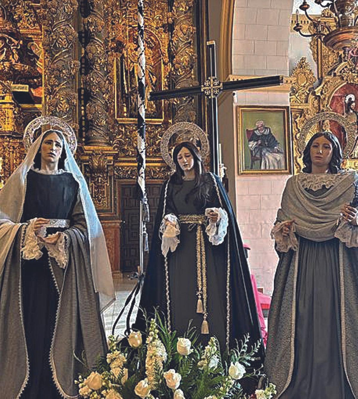 Las tres Marías del Viernes Santo noche. Este año se incorpora María de Salomé.