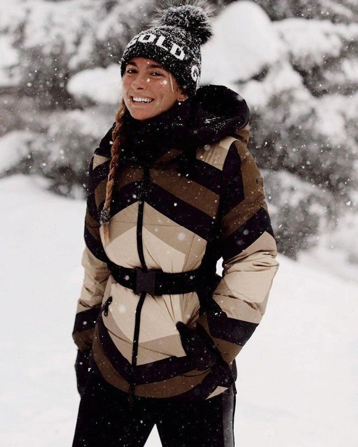 Paula Argüelles en la nieve