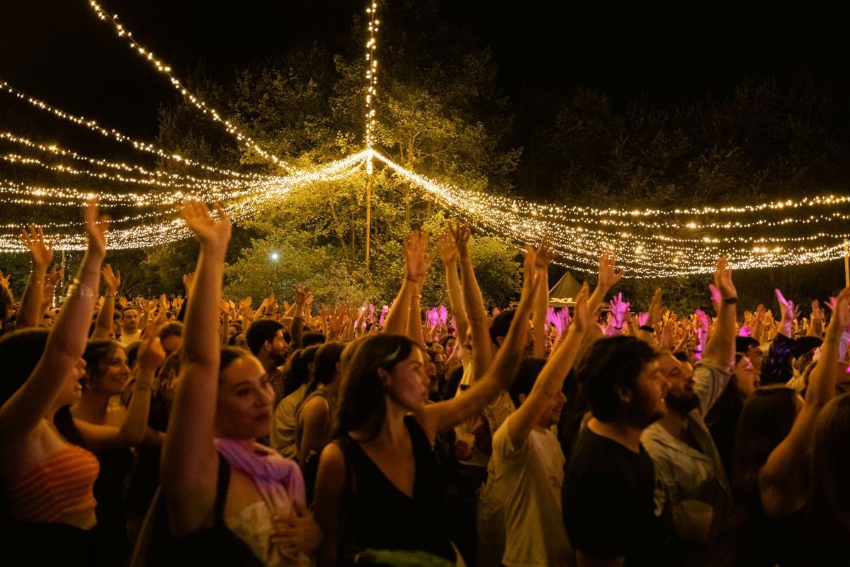 Aparte de música, el festival reúne gastronomía, actividades y deporte.