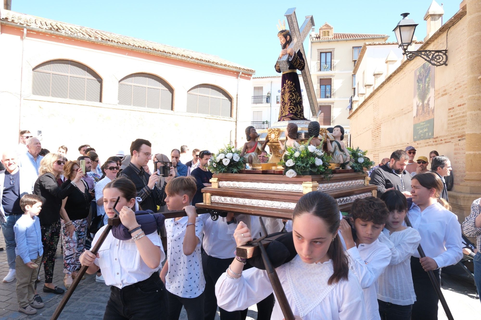 Concentración de tronos chicos en Antequera