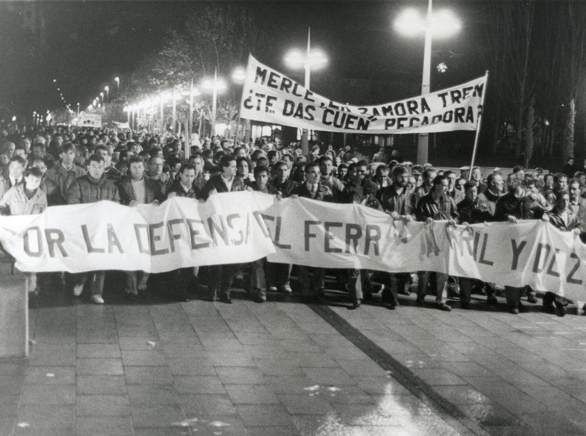 Manifestación en Zamora en 1994 por el tren de la Ruta de la Plata.