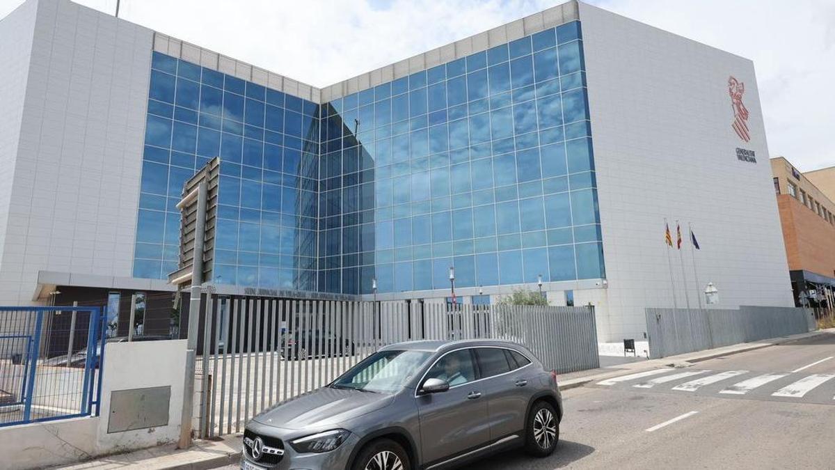 La Generalitat tiene la intención de reubicar la Oficina Comarcal Agraria en el Palau de Justícia, lo que genera malestar en la sede judicial.