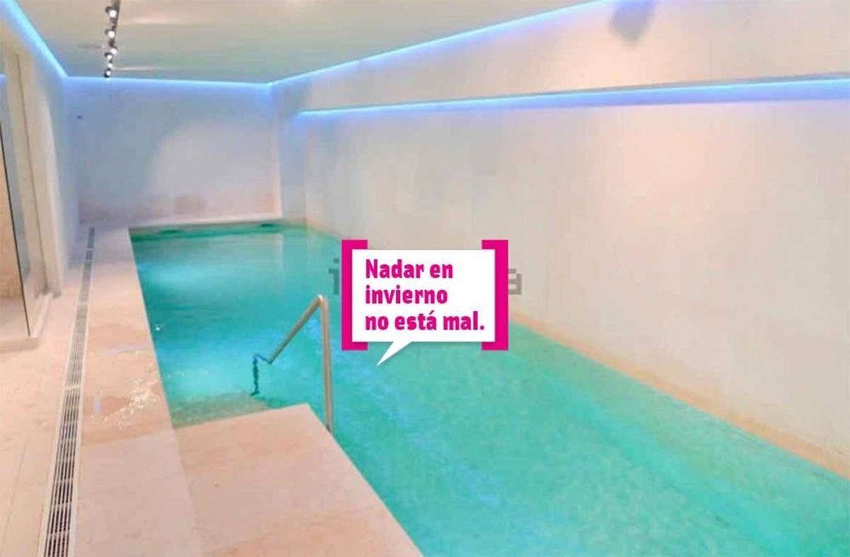 Piscina interior, cubierta, de la casa de 'La finca' de Sara Carbonero e Iker Casillas