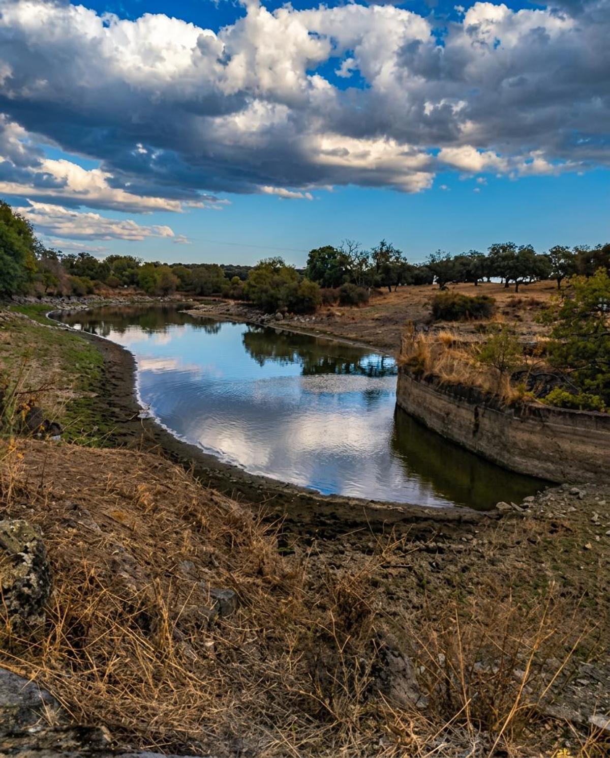 Panorámica de la lámina de agua de Hijadilla.