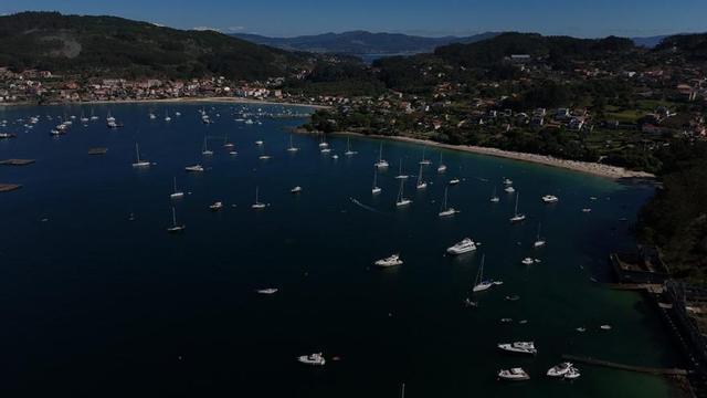 Fondeos en la ría de Aldán.