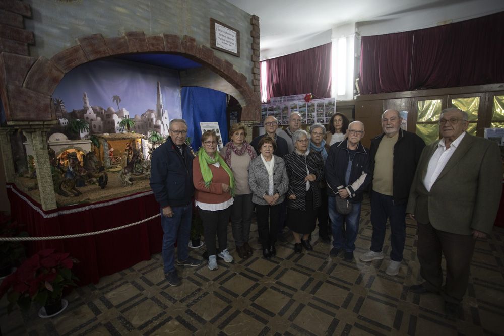 Así es el belén de la antigua Escuela de Aprendices del Port de Sagunt con figuras de 1946 a 1966.