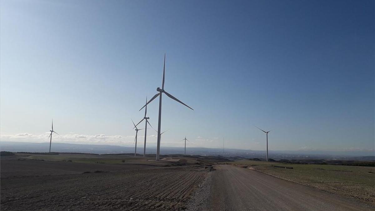 Aerogeneradores en un parque eólico aragonés.