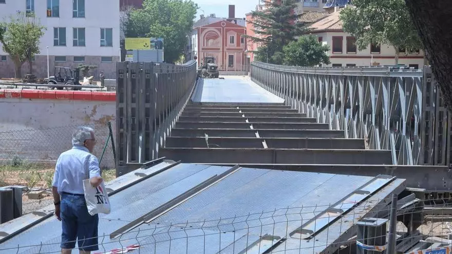 Comienza el desmontaje del puente militar en Picanya