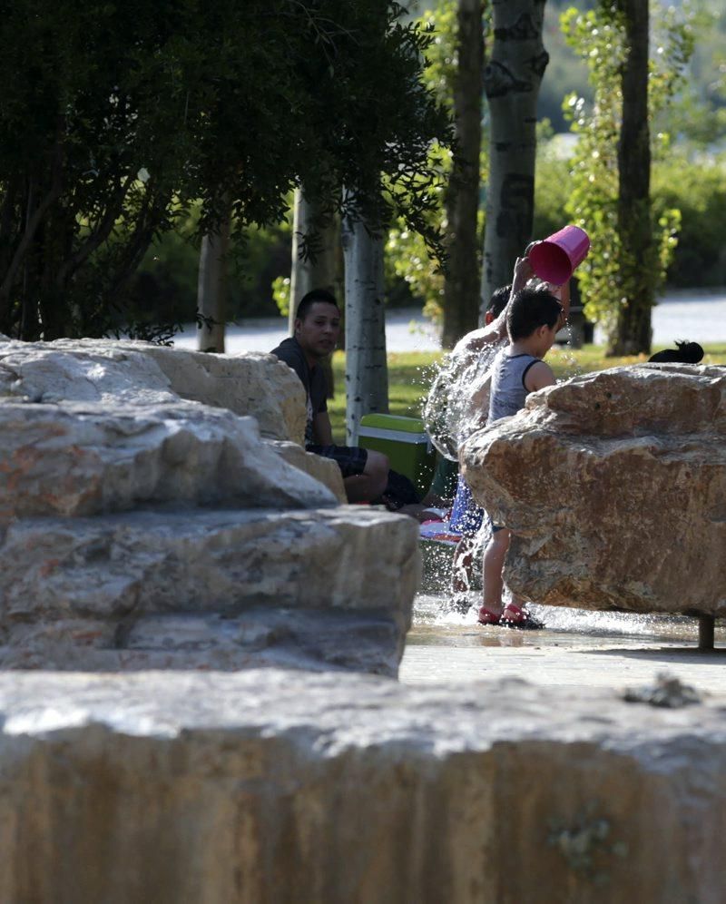 Las mejores imágenes de la ola de calor en Zaragoza