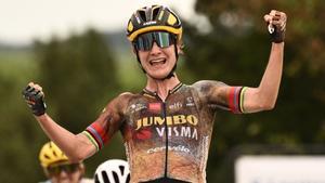 Marianne Vos celebra su victoria