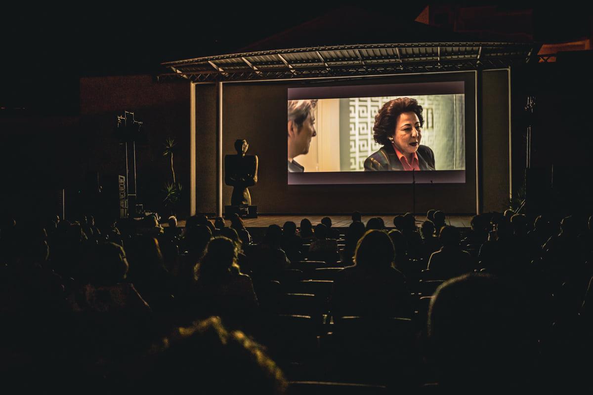Fotografía de una de las sesiones de la 30ª edición del Festival Ibérico de Cine celebrado en la terraza del teatro López de Ayala de Badajoz.