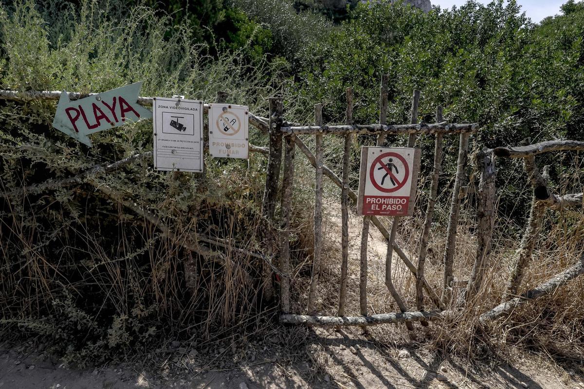 Fotos | El Caló des Moro, saturado de turistas