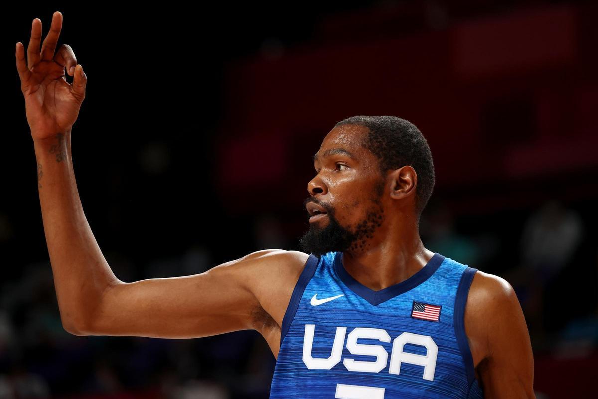 Estados Unidos, con Kevin Durant, se enfrenta a Irán.