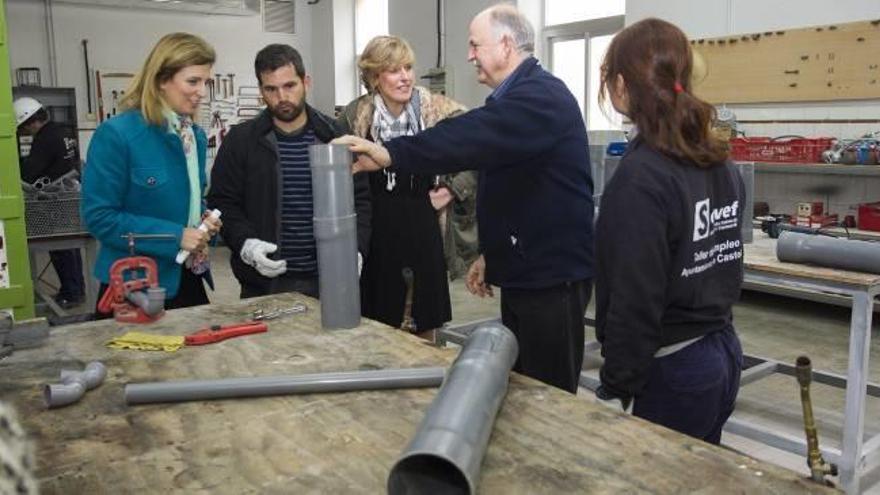 visita institucional a la ciudad de la solidaridad La alcaldesa, Amparo Marco, visitó ayer los cursos de formación que se imparten en la Ciudad de la Solidaridad de Tetuán XIV acompañada por los concejales Patricia Puerta, Verònica Ruiz y Enric Porcar. f carme ripollés