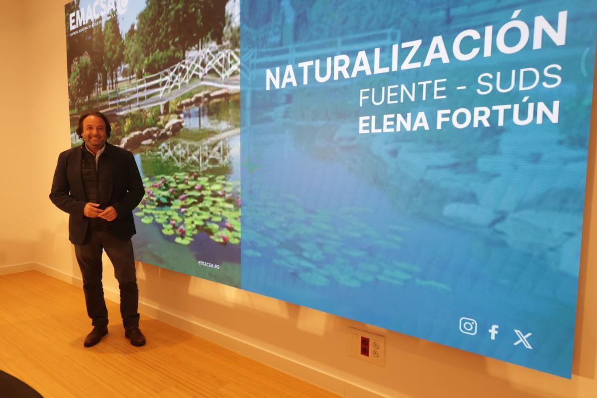 García Ibarrola en la presentación de los trabajos de naturalización de la fuente.