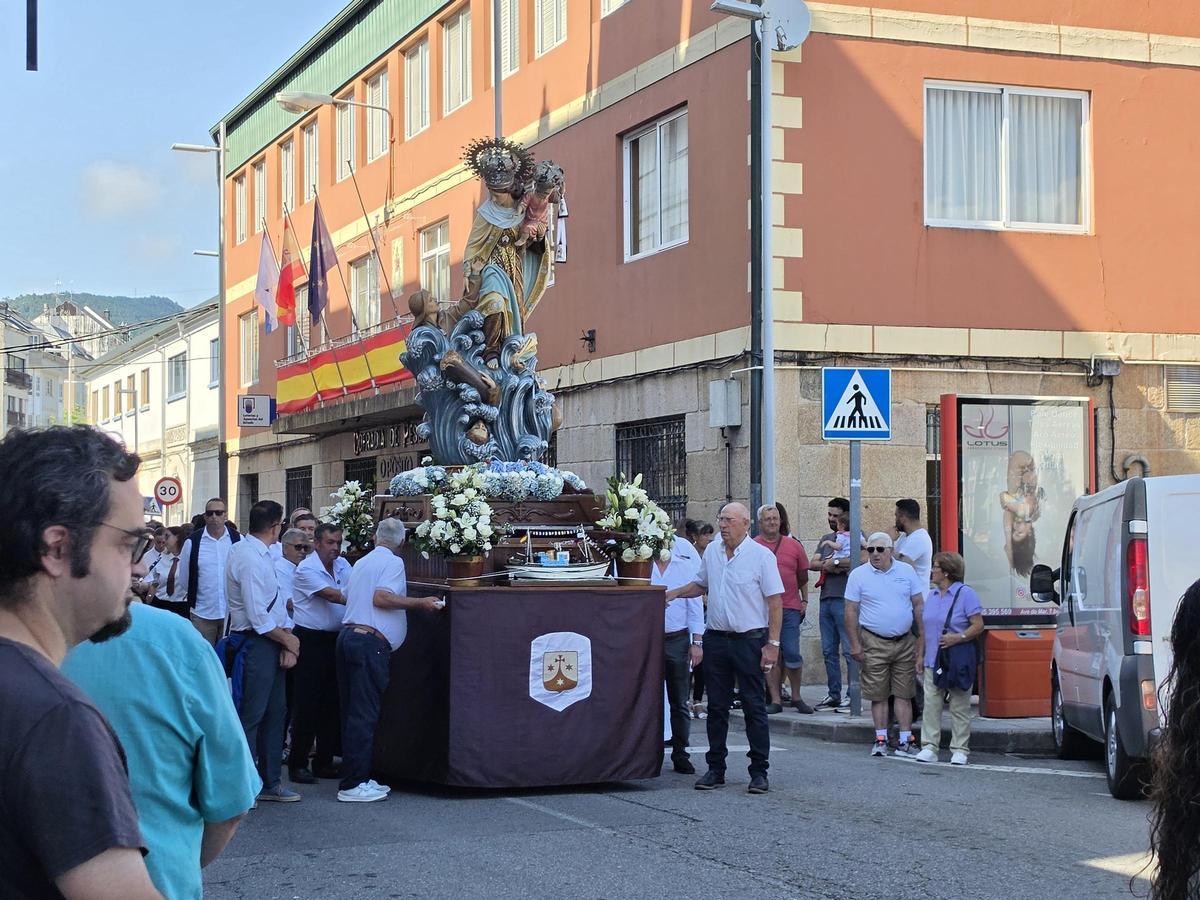 O Morrazo se echa al mar para rendir homenaje a la Virgen del Carmen O Morrazo se echa al mar para rendir homenaje a la Virgen del Carmen