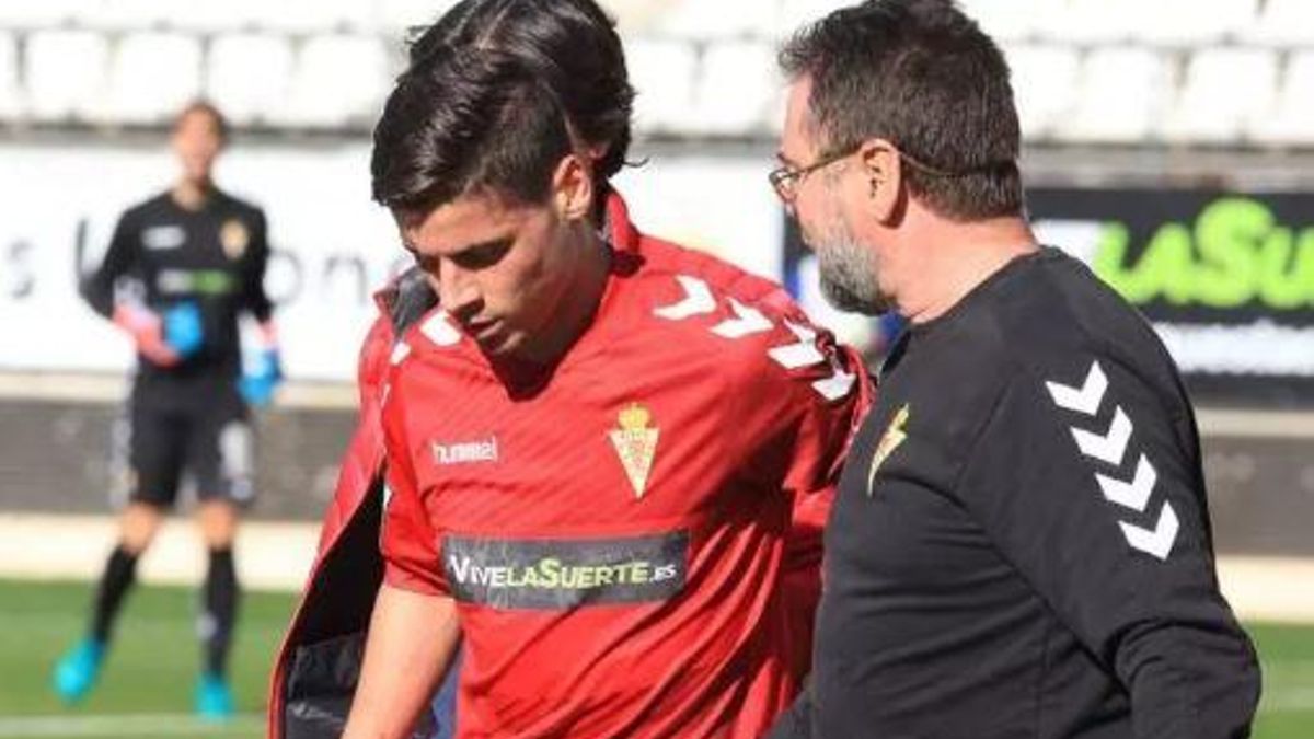 Roberto Alarcón, nuevo fichaje de la Minera, durante su etapa en el Real Murcia.