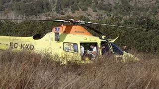 Trasladan en helicóptero medicalizado a un motorista tras sufrir un accidente en la CV-600