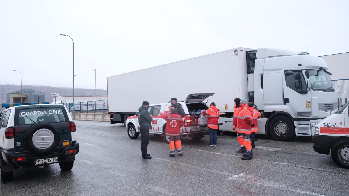 La nieve mantiene a 300 camiones bloqueados en Villena