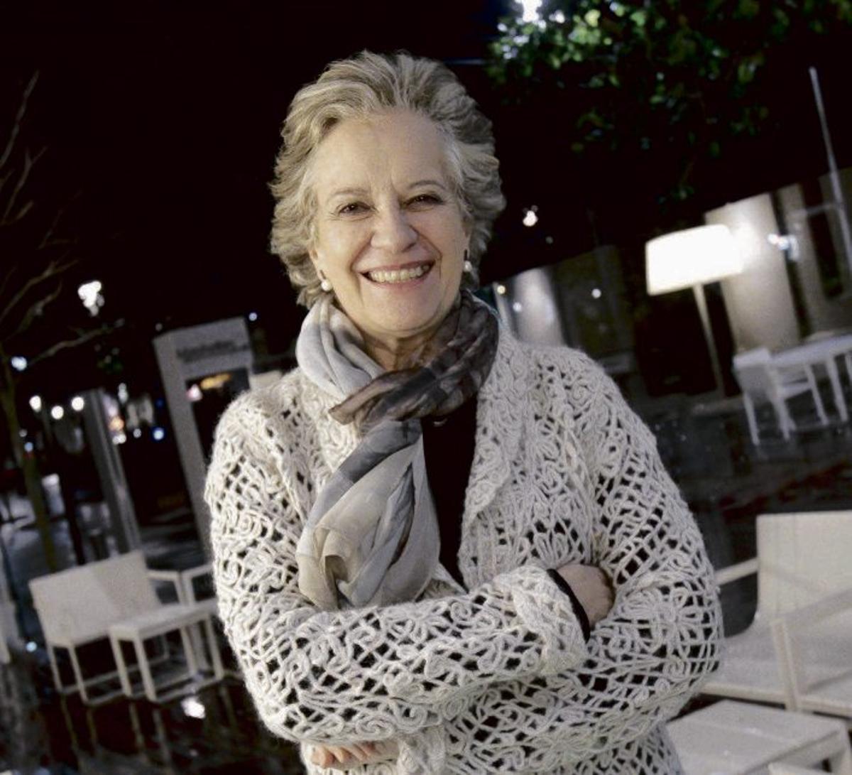 Julia Otero, la Fundació Ernest Lluch i Victoria Camps, Creus de Sant Jordi