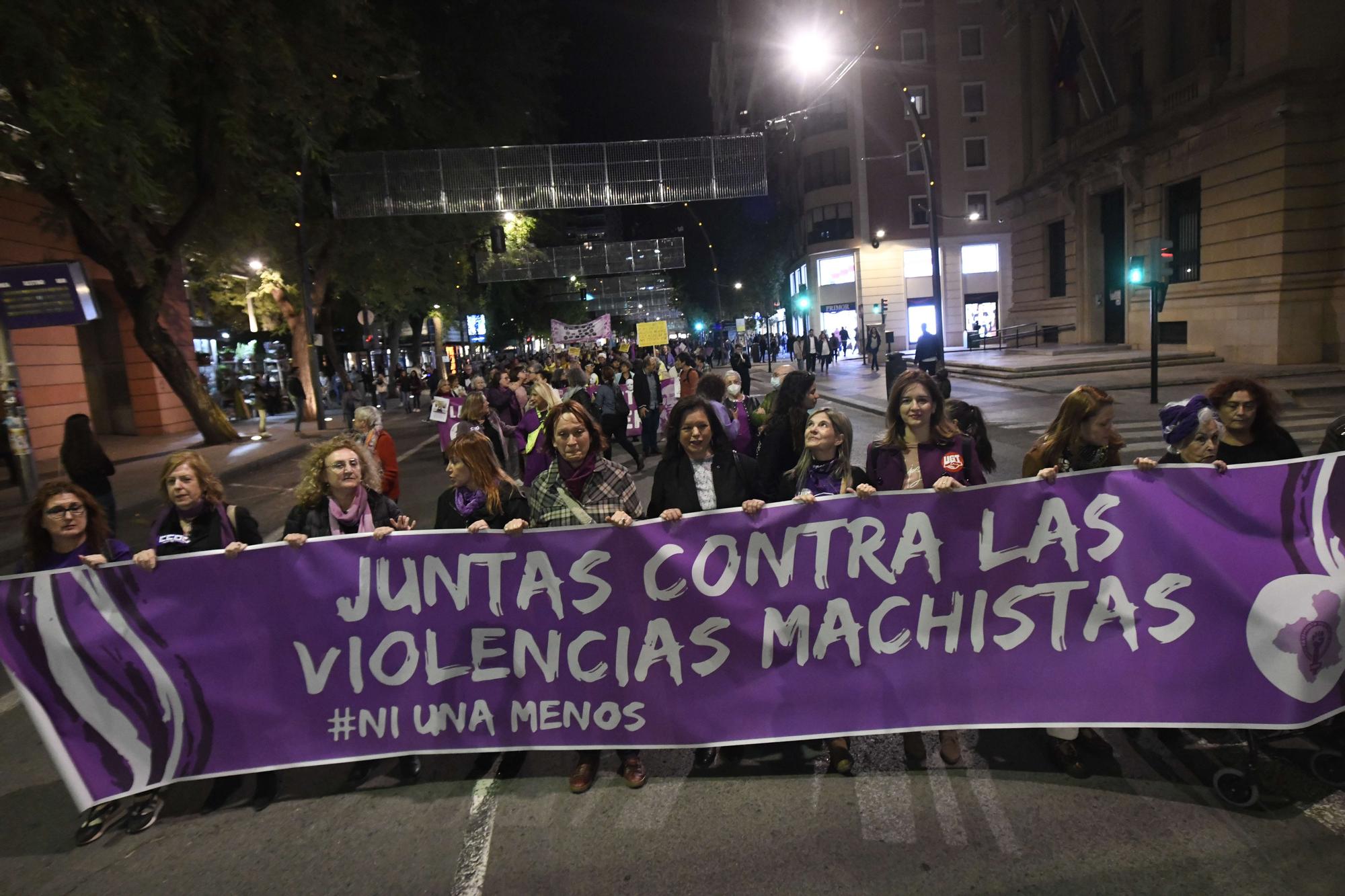 Las imágenes de la manifestación contra la violencia machista en Murcia