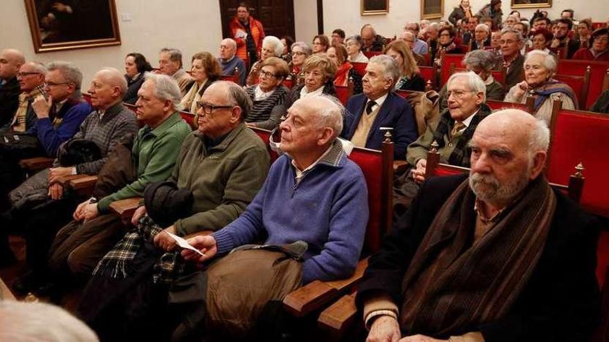 El público que asistió a la conferencia ofrecida ayer por Fernández Conde.