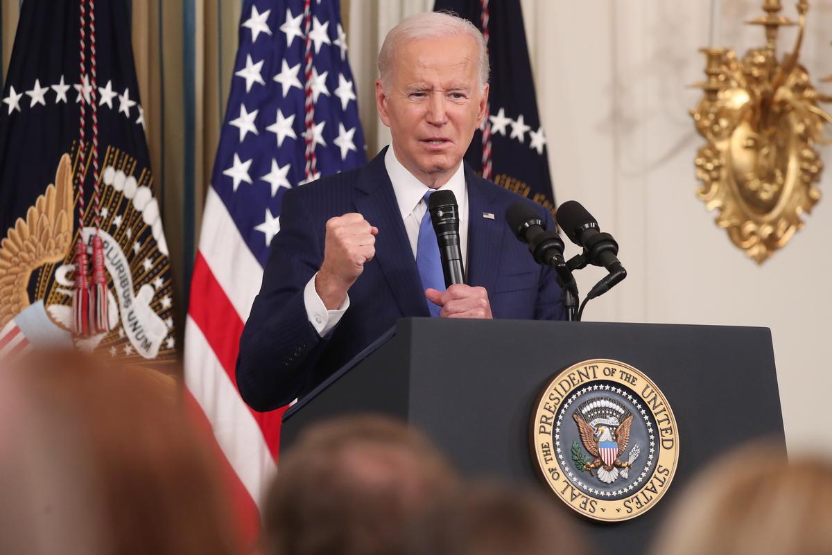 Washington (United States), 09/11/2022.- US President Joe Biden delivers remarks and takes questions in the State Dining Room at The White House in Washington, DC, USA, 09 November 2022. (Estados Unidos) EFE/EPA/MICHAEL REYNOLDS