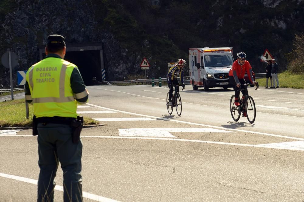 Atropello ciclista en la zona de los túneles de Morcín