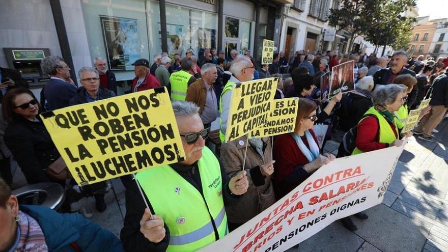 Los pensionistas exigen en Córdoba que la pensión mínima se ajuste al salario mínimo de 950 euros