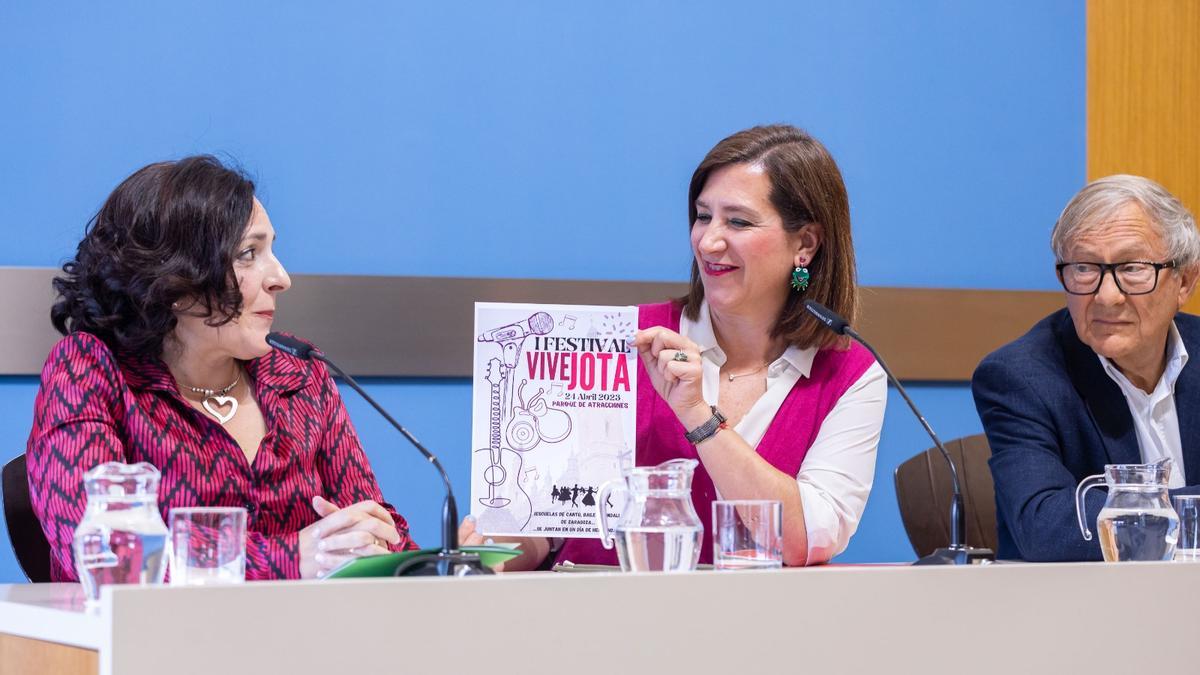 Ana Belén Montorio, Sara Fernández y Jesús Morte en la presentación del encuentro.