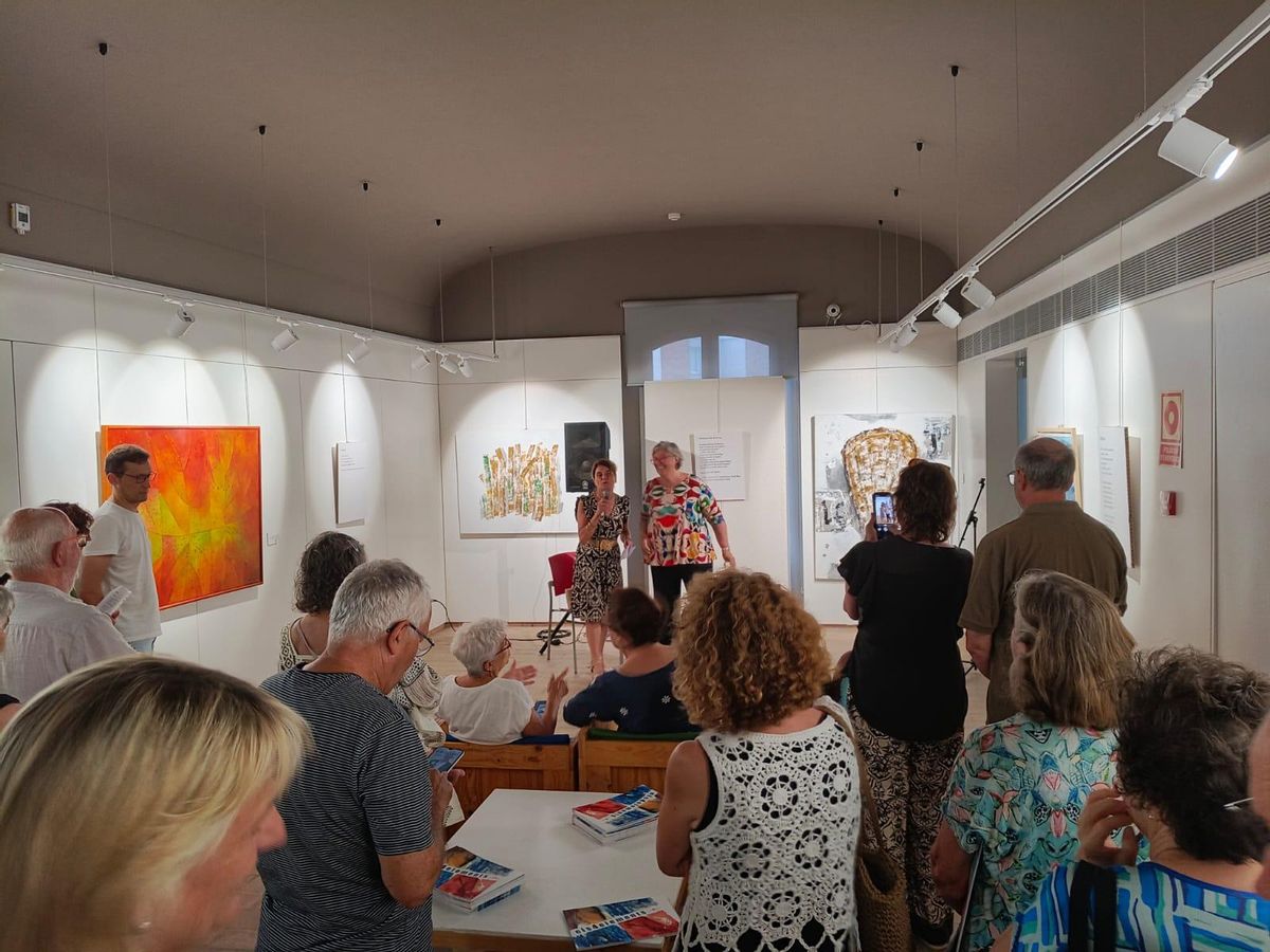 La inauguració de l'exposició es va convertir en una trobada emotiva