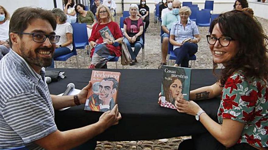 Ilu Ros presentó ayer su libro en la Provincial.