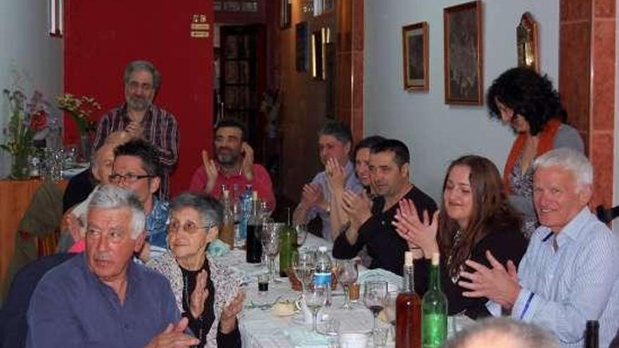 Un grupo de participantes en la cena de Casa Martínez.  // Muñiz