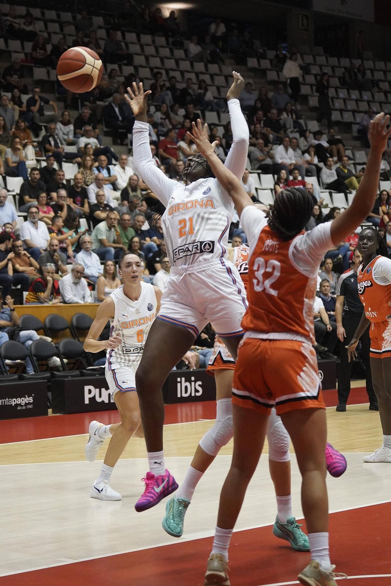 Exhibició de l'Spar Girona a l'Eurolliga contra el Bourges (92-62)
