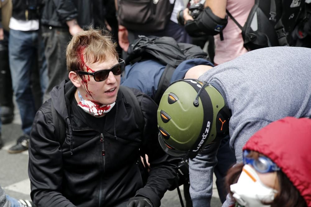 Batalla campal en París por la reforma laboral