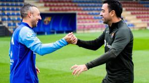 Así fue el saludo entre Cazorla y Xavi en la Ciudad Deportiva