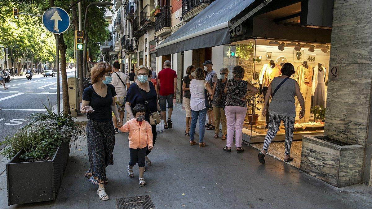 Los establecimientos de la ciudad condal vuelven a abrir tras la crisis sanitaria Los establecimientos de la ciudad condal vuelven a abrir tras la crisis sanitaria