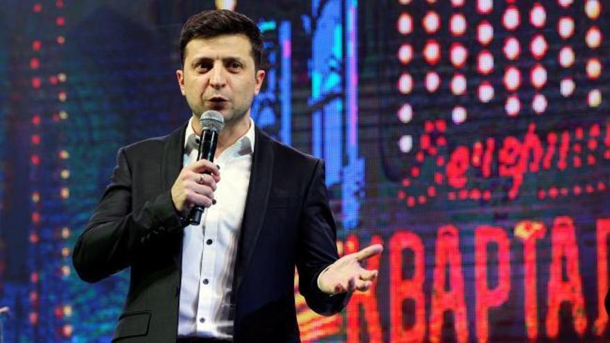 El actor cómico Vladímir Zelenski gana la primera vuelta de las presidenciales en Ucrania