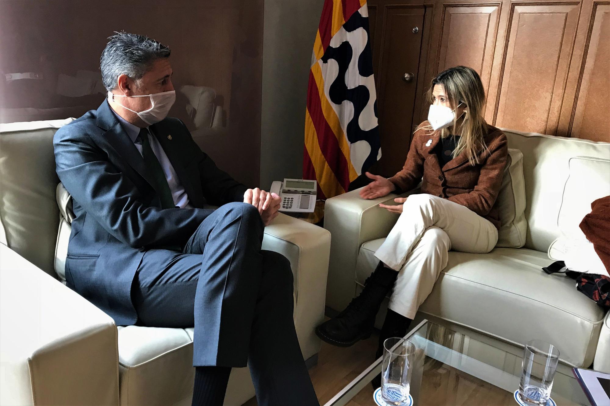 Reunión entre los alcaldes de Badalona y Santa Coloma, Xavier Garcia Albiol y Núria Parlon.