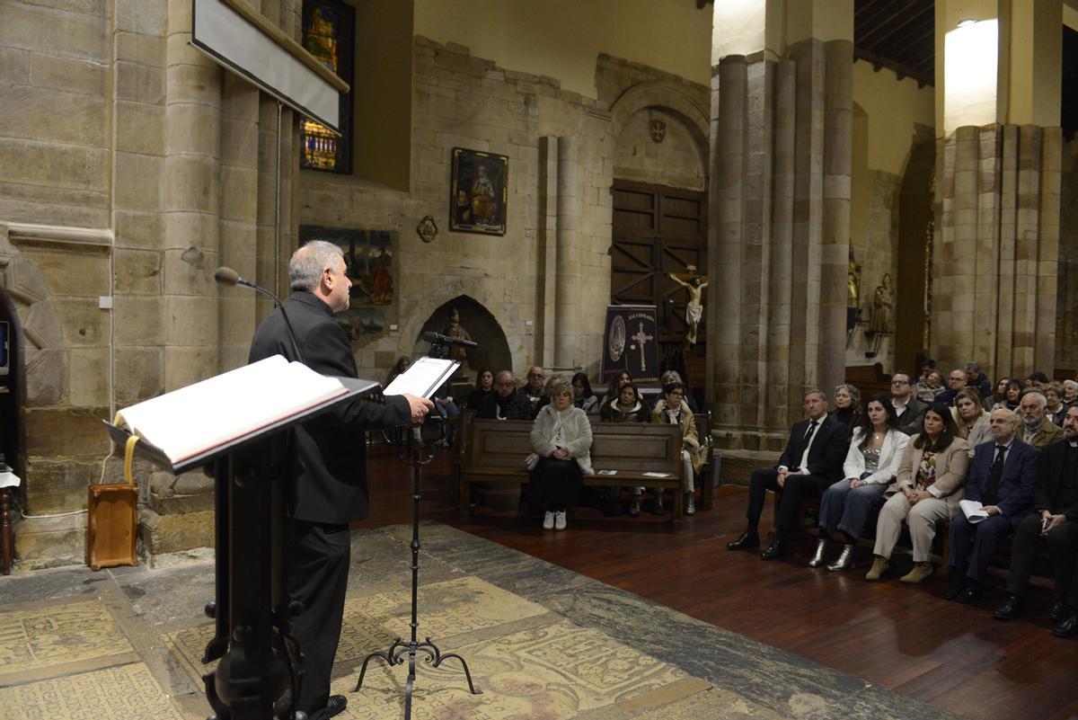El comienzo del pregón de César Salvador Gallego en San Juan del Mercado.