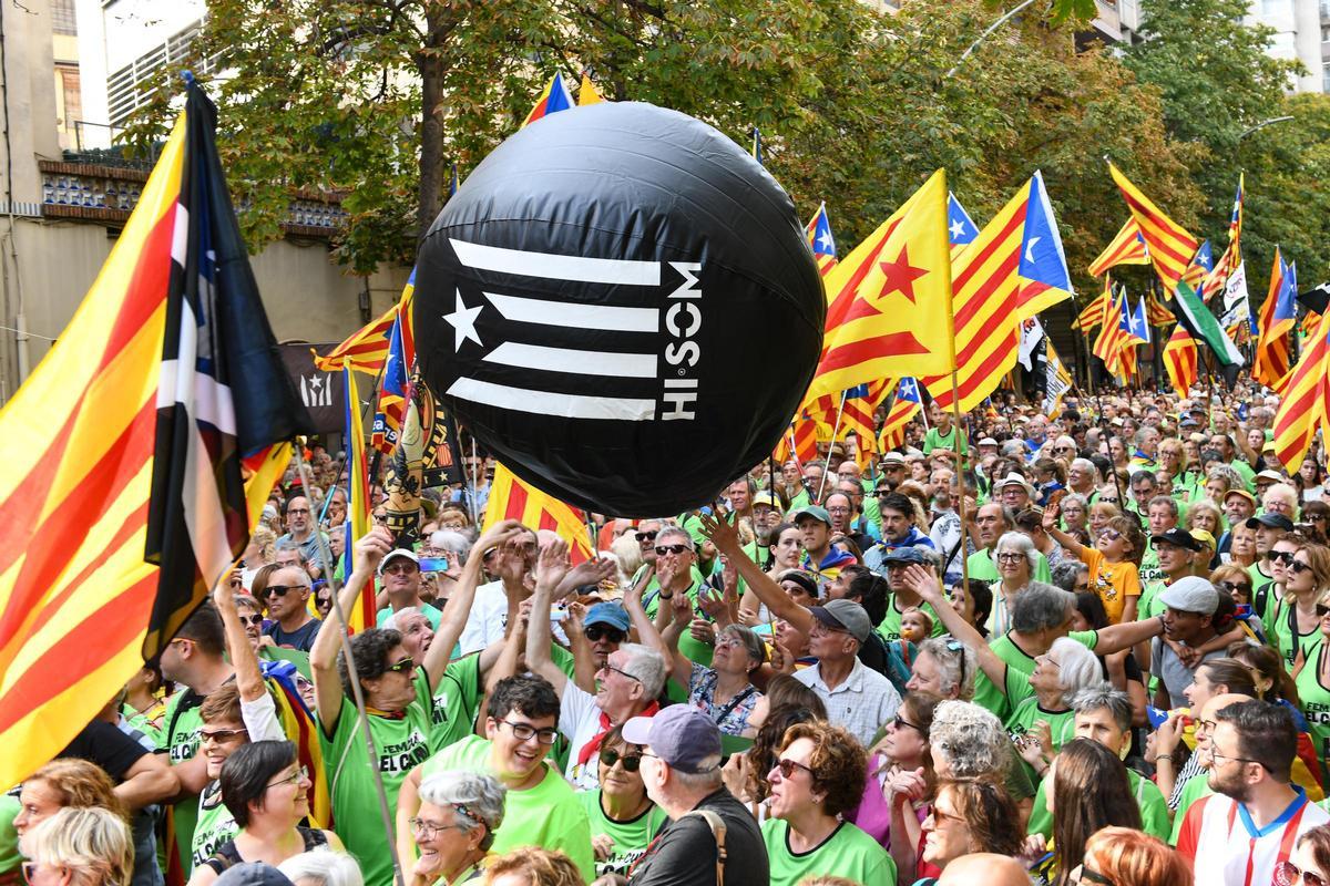 Les Millors Imatges De La Manifestaci De L 11S A Girona les-millors-imatges-de-la-manifestaci-de-l-11s-a-girona